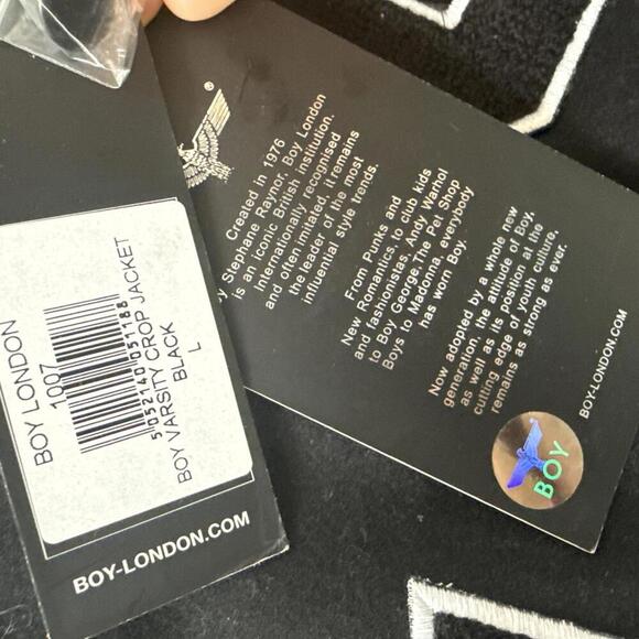 NWT UNISEX BOY London Black and White Varsity Cropped Jacket Size Large - Picture 5 of 7